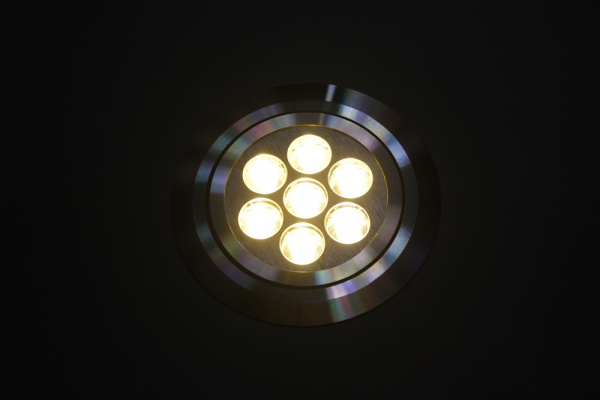 G-TH107-3100K,LEDсвет.встр.повор.круг 7LED CREE/1W фото 3