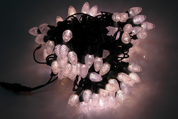 LED-PL-C7-8-G-220V-18-WW Светодиодная гирлянда 20м, 240V, белые теплые LED/насадка Шишки 3,5х2см.  фото 2