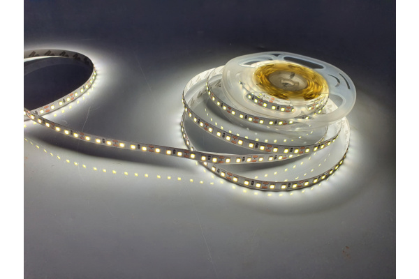 Светодиодная лента SMD 2835 120led/m 12V IP33 Day White фото 1