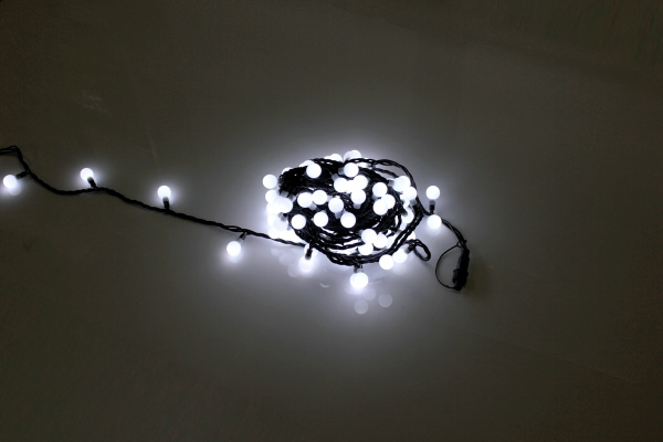 LED-PLR-100-15M-25MM-240V-W/BL -W/O LED гирлянда 15м, 240V, IP65, белые LED/Матовый Шарик 2,5см фото 1