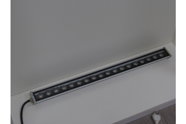 G-XQ5035-RGB 100СМ мульти LED фасад прожектор, 12V, 18W фото 2